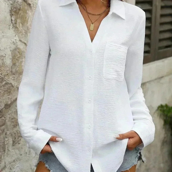 White Casual Women's Pocket Button Front Long Sleeve Shirt - Picture 4 of 6